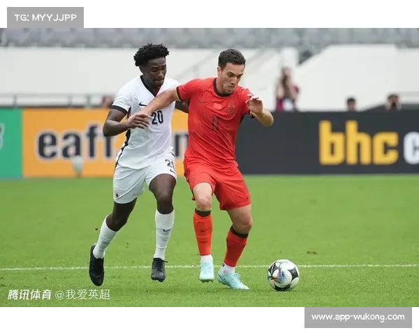 针对网络球迷辱骂行为，警方与英超俱乐部展开新一轮联合整治行动。